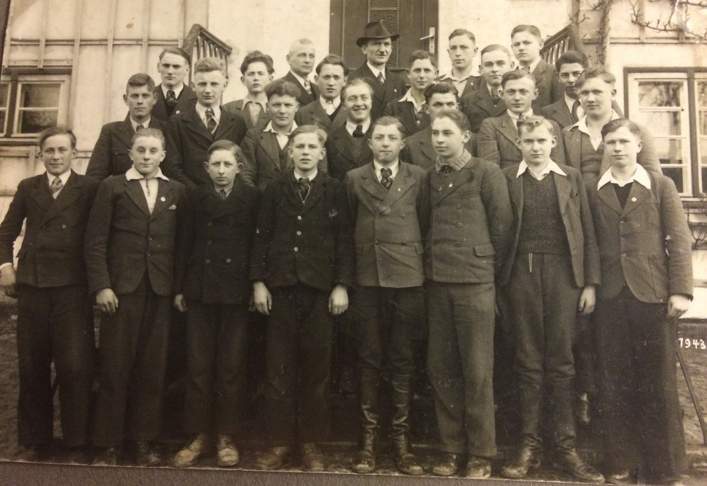 Klassenfoto der Landwirtschaftlichen Schule, 1943